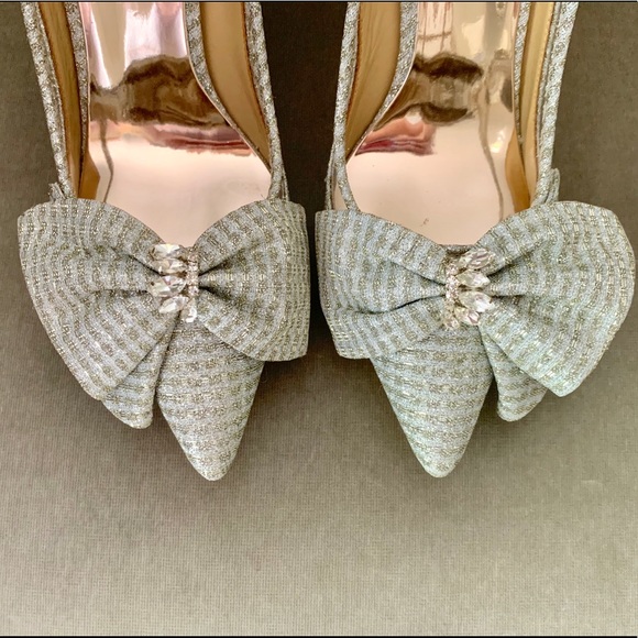 Badgley Mischka Silver and Gold Bow Heels - Picture 5 of 6
